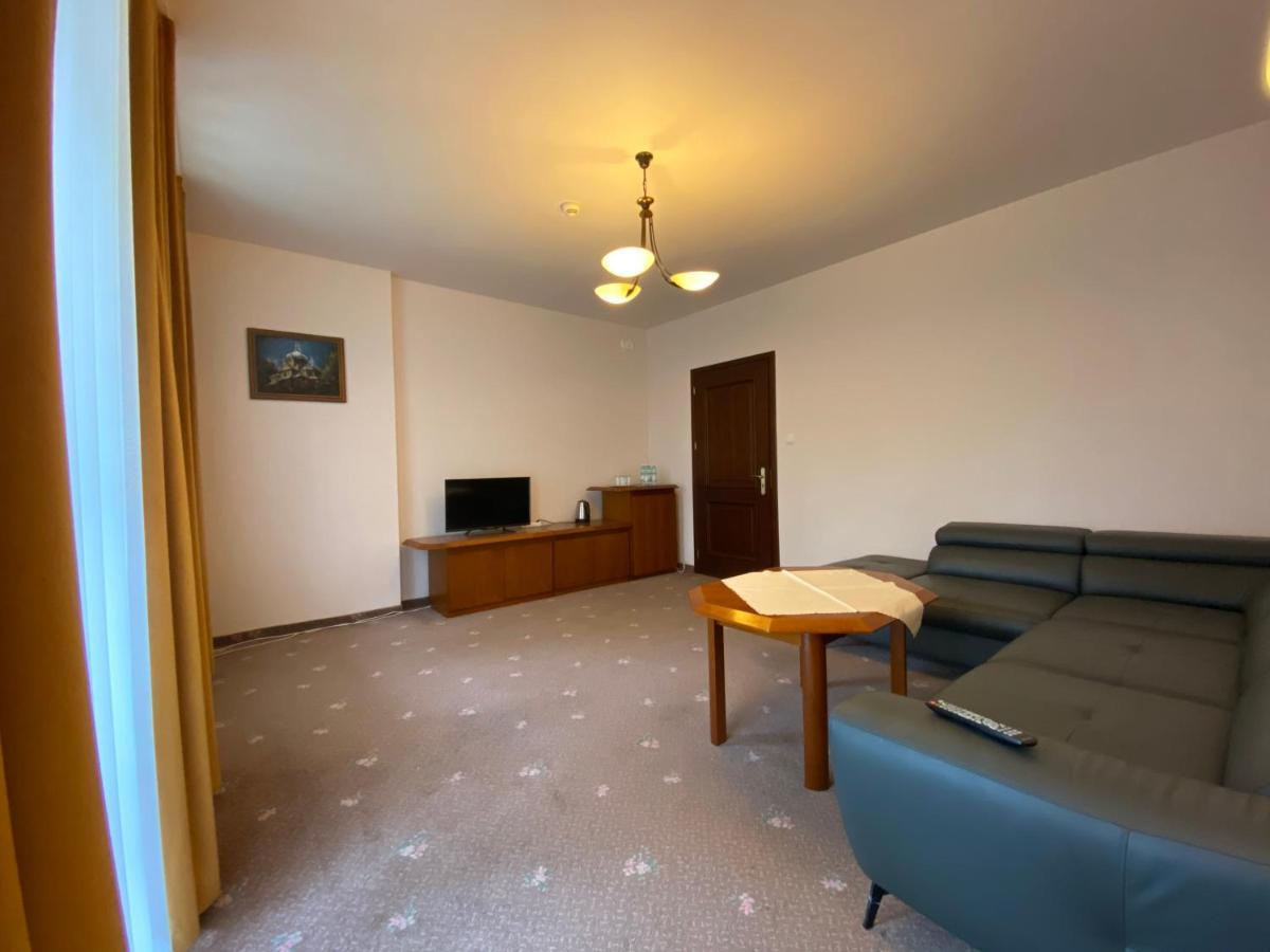 Hotel Grant クリニツァ・ズドルイ エクステリア 写真