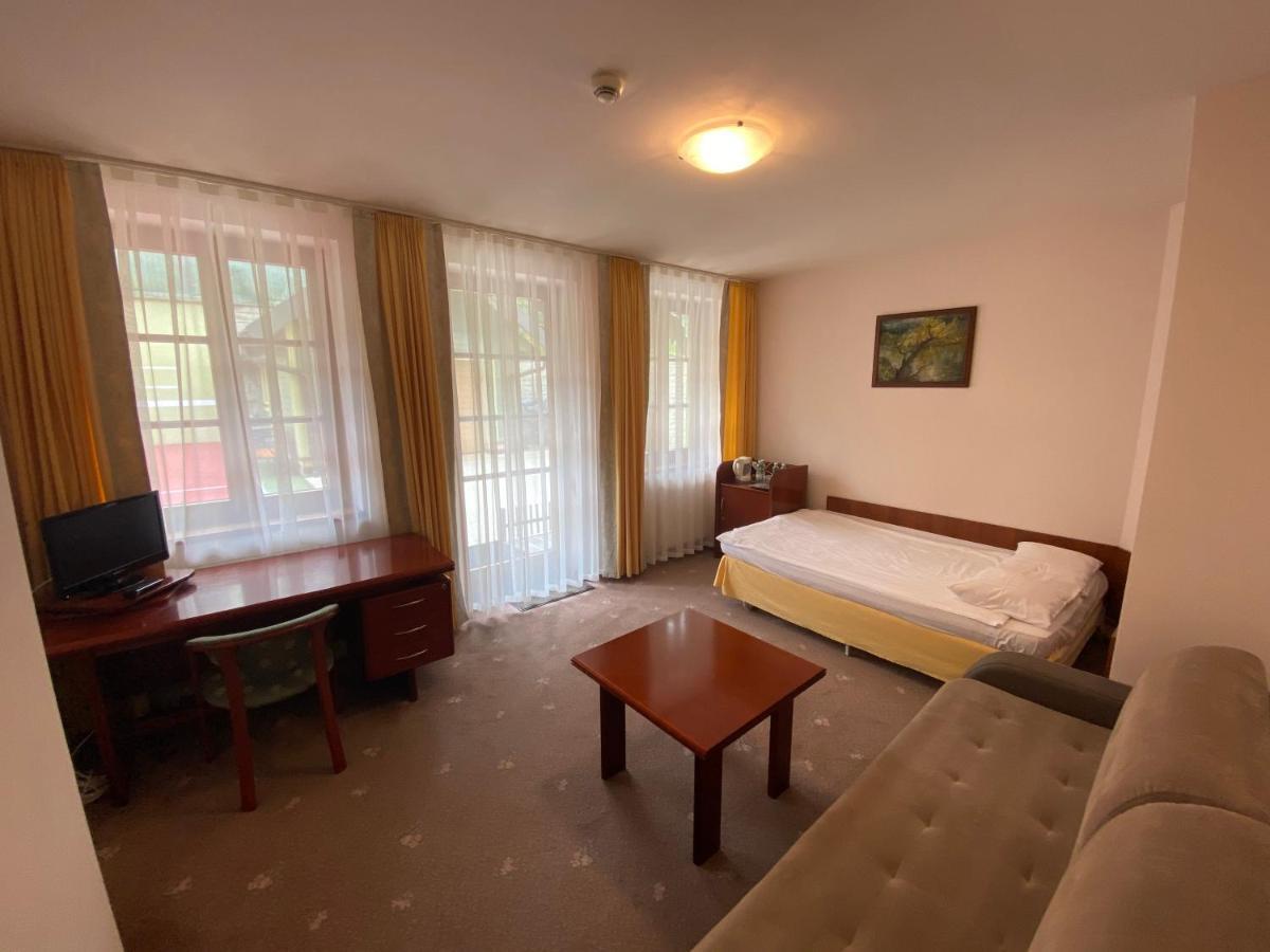 Hotel Grant クリニツァ・ズドルイ エクステリア 写真