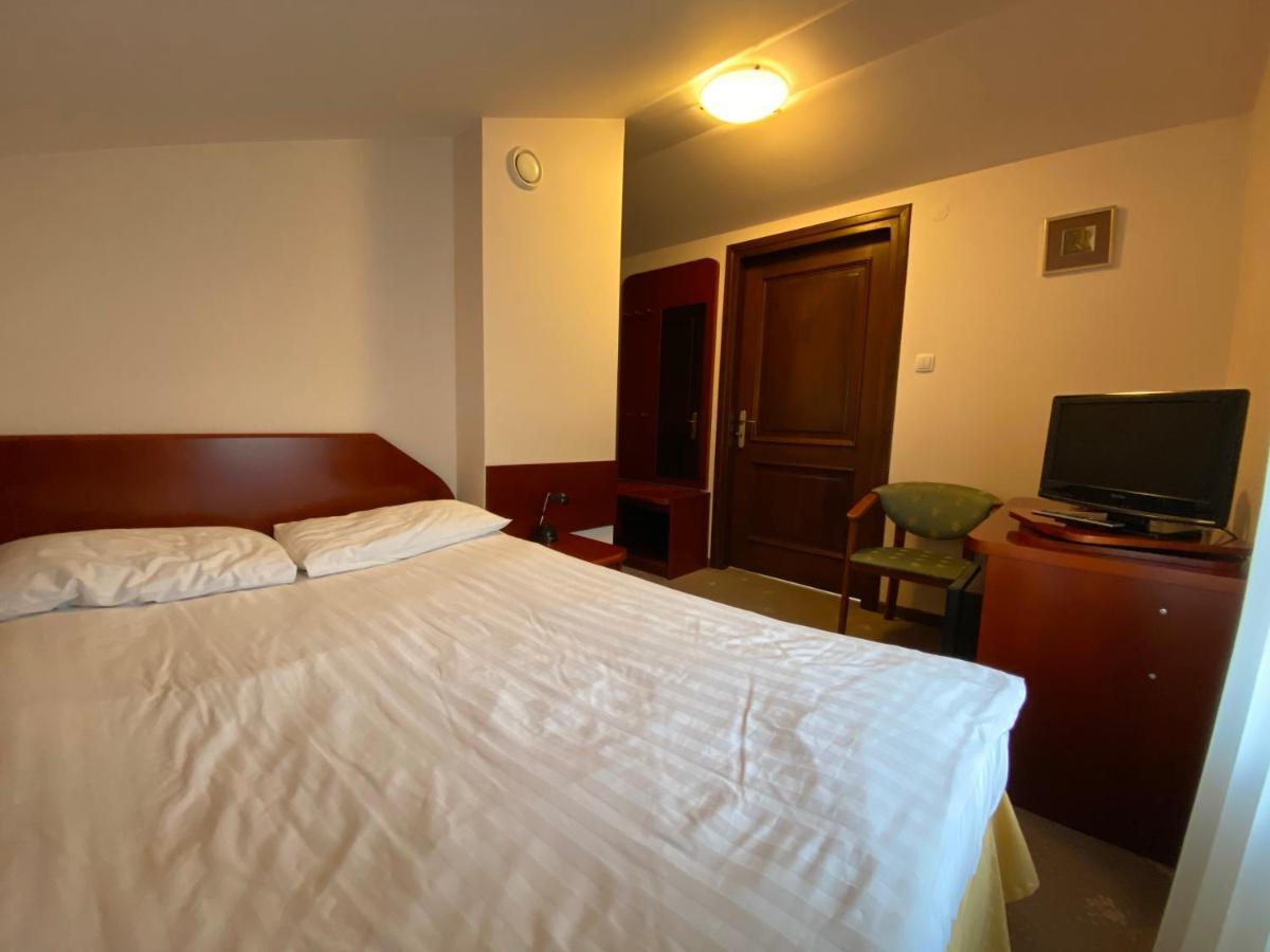 Hotel Grant クリニツァ・ズドルイ エクステリア 写真
