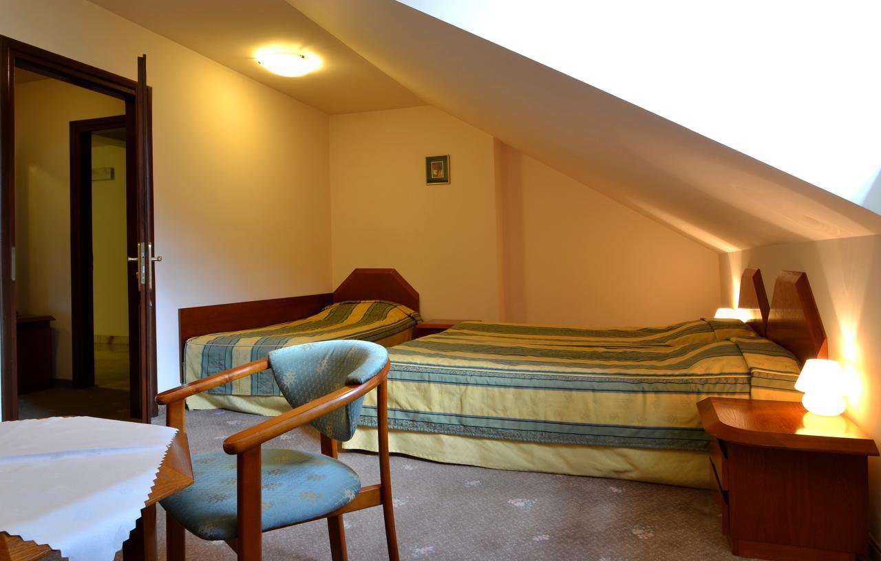 Hotel Grant クリニツァ・ズドルイ エクステリア 写真